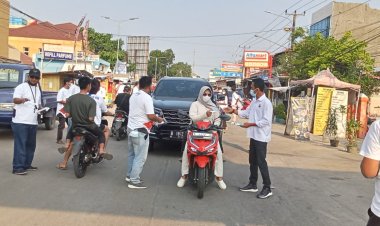 PSI Pandeglang Turun ke Jalan, Bagikan Ribuan Masker Gratis