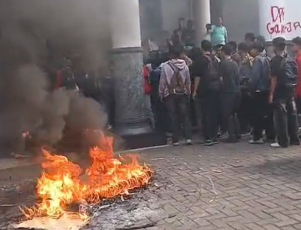 Demo di DPRD Pandeglang Memanas, Mahasiswa Soroti PAD dan Anggaran DPRD