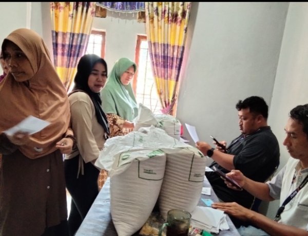 Kepala Desa Karyautama Apresiasi Penyaluran Bansos, 691 KK Terima Bantuan