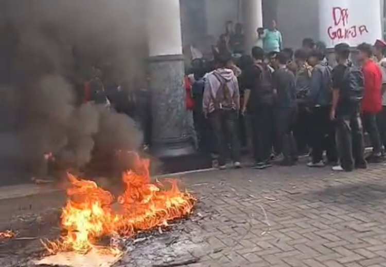 Demo di DPRD Pandeglang Memanas, Mahasiswa Soroti PAD dan Anggaran DPRD