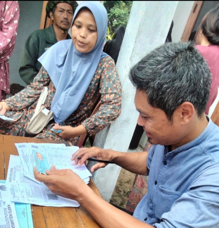 Manis Pahit Melayani Warga, Ii Nurkholis Jadi Tumpuan Pengaduan di Dusun I