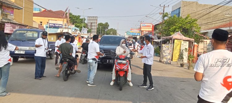 PSI Pandeglang Turun ke Jalan, Bagikan Ribuan Masker Gratis